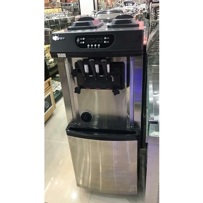 Εμπορική αγορά Soft Serve 3 γεύση παγωτό μηχανή με υπερ-αποτελεσματικότητα 220V / 50Hz